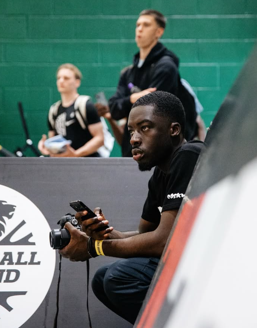 JKVSNZ on assignment with his camera